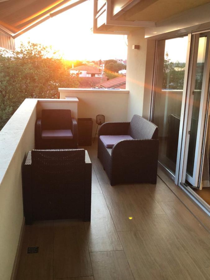 Sunny Apartment Ana Medulin Exterior photo